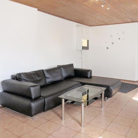 Gorgeous Apartment In Lahnstein With Kitchen Bagian luar foto