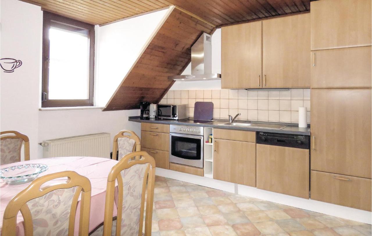 Gorgeous Apartment In Lahnstein With Kitchen Bagian luar foto