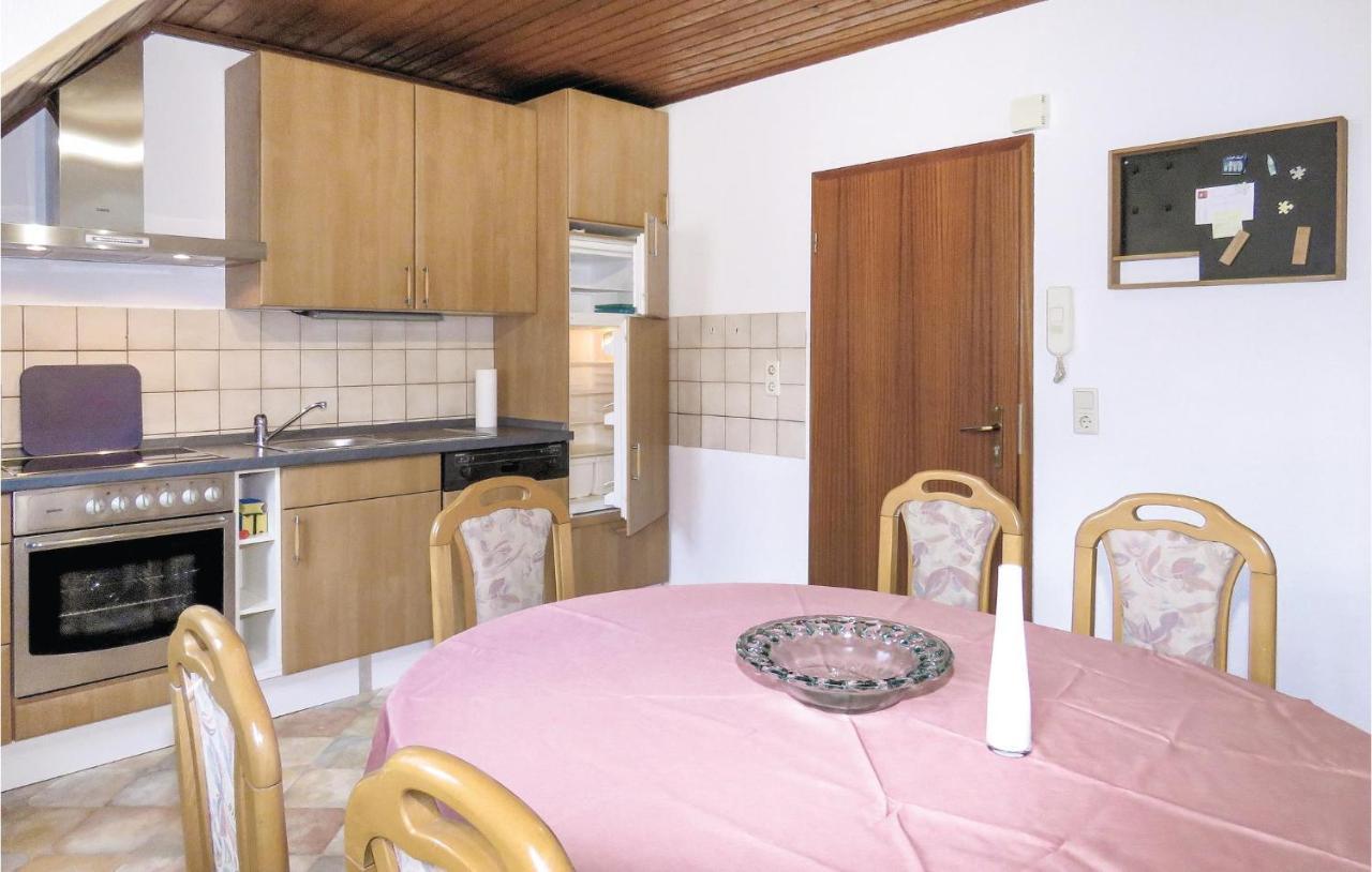 Gorgeous Apartment In Lahnstein With Kitchen Bagian luar foto
